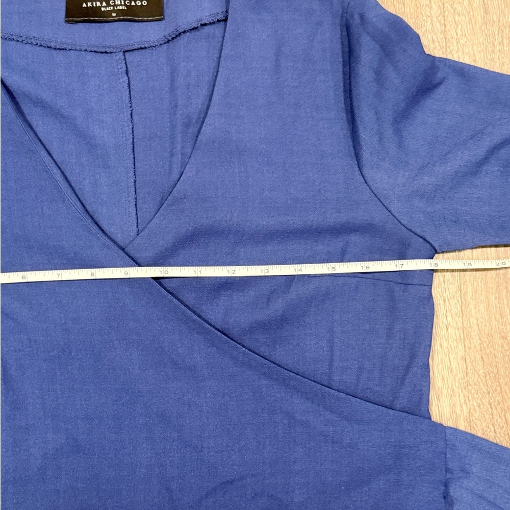 Akira Chicago Black Label Women’s Blue Romper with Flared Bell Sleeves Size M - Picture 6 of 10